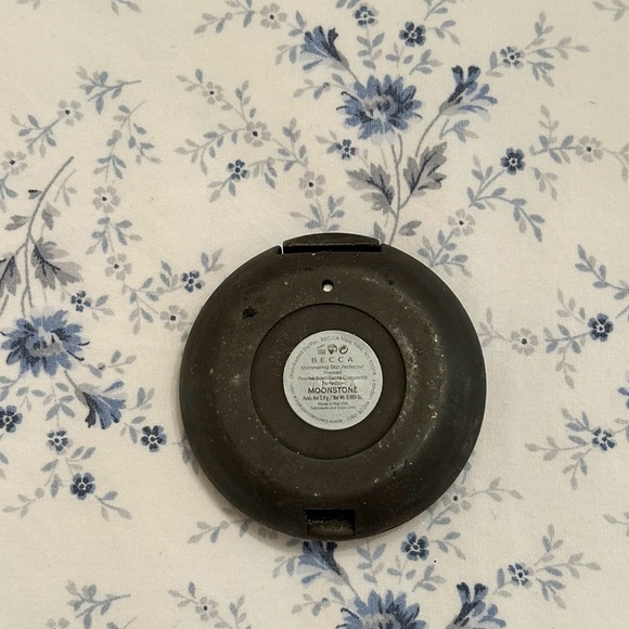 Becca Shimmering Skin Perfector Pressed Highlighter Moonstone - Picture 4 of 4